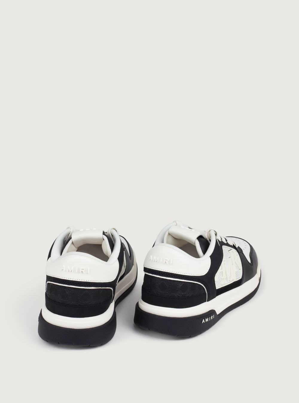 Sneaker Debossed Classic Low