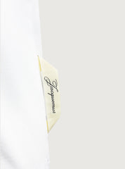 T-shirt logo J