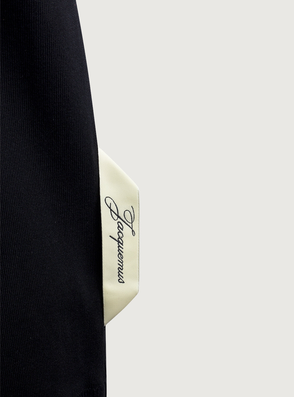 T-shirt logo J