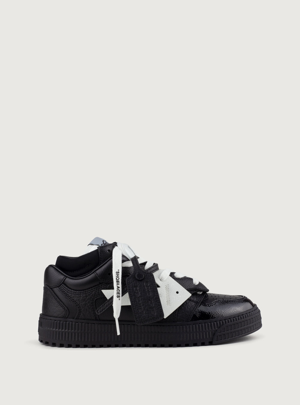 Sneaker Floating Arrow